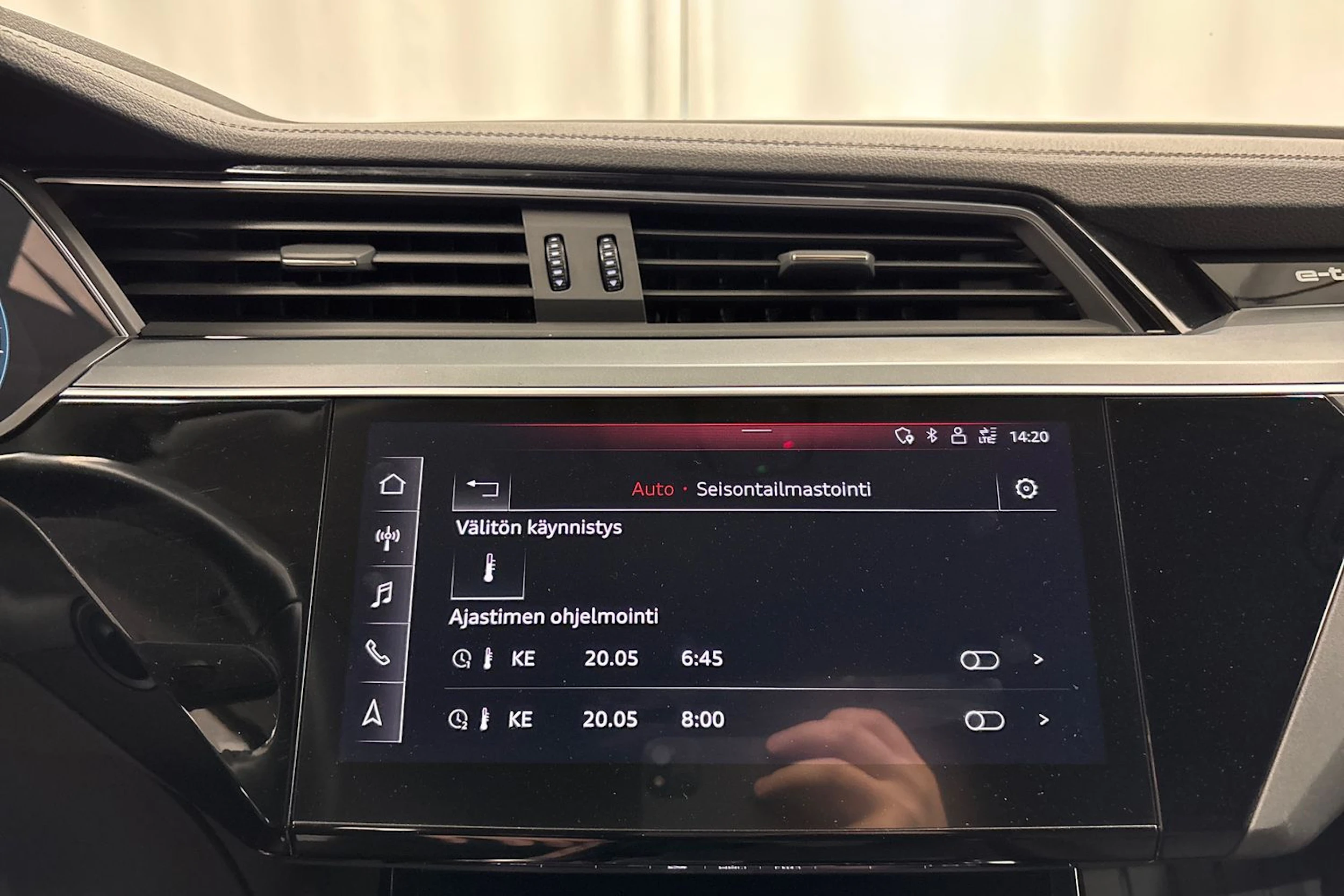 musta Audi e-tron 2020 kuva 27.