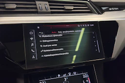 harmaa Audi e-tron 2020 kuva 25.