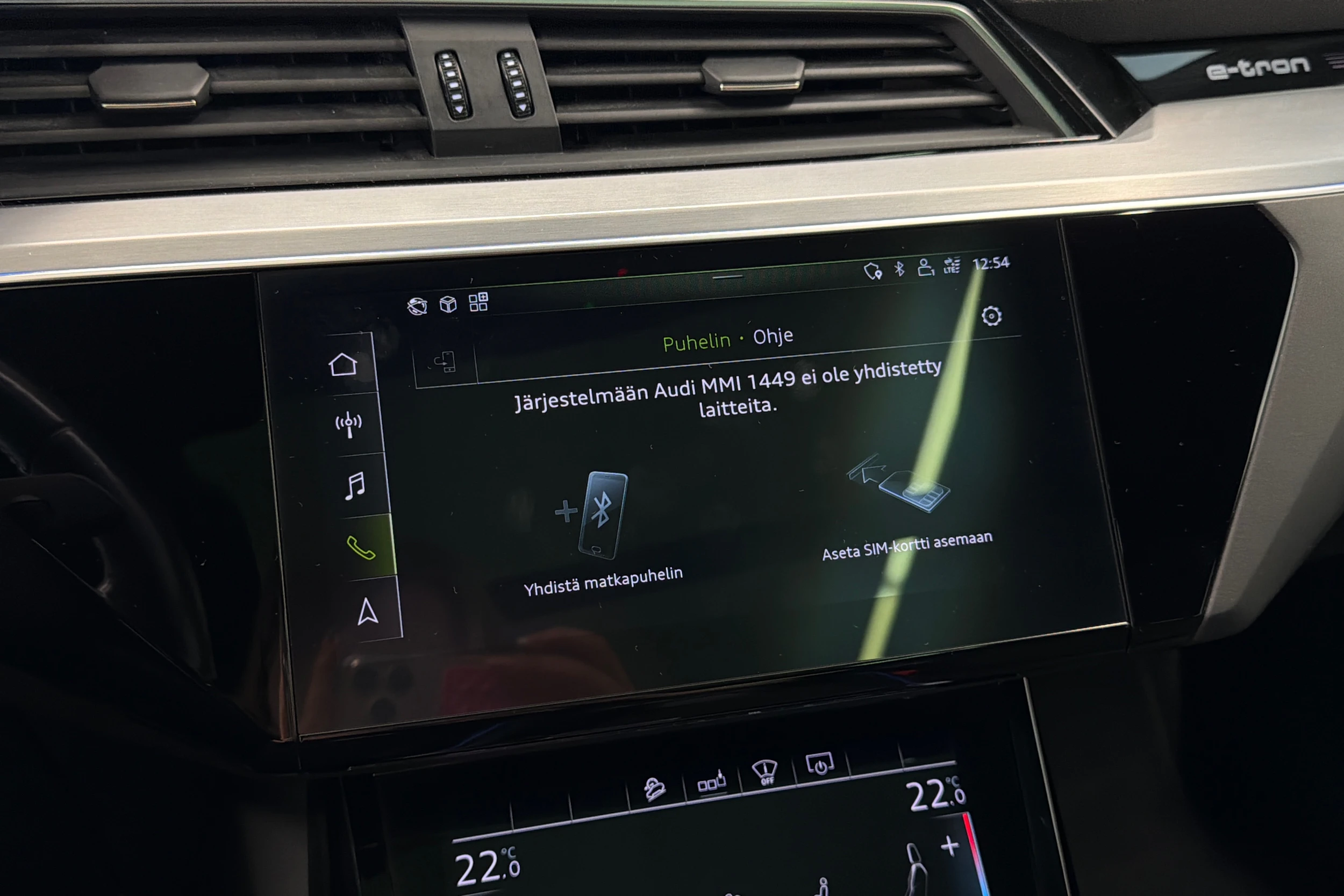 harmaa Audi e-tron 2020 kuva 30.