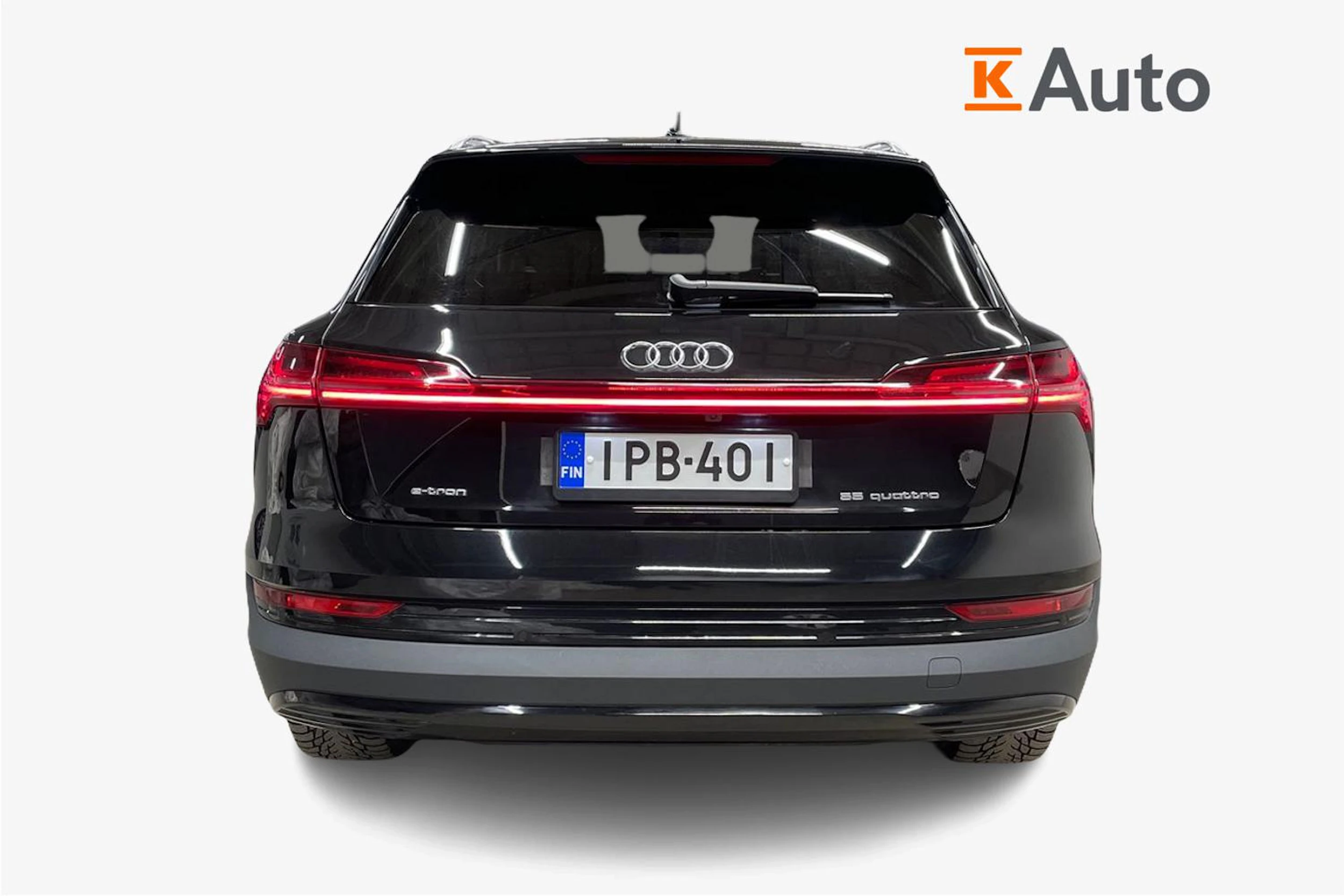 musta Audi e-tron 2020 kuva 3.