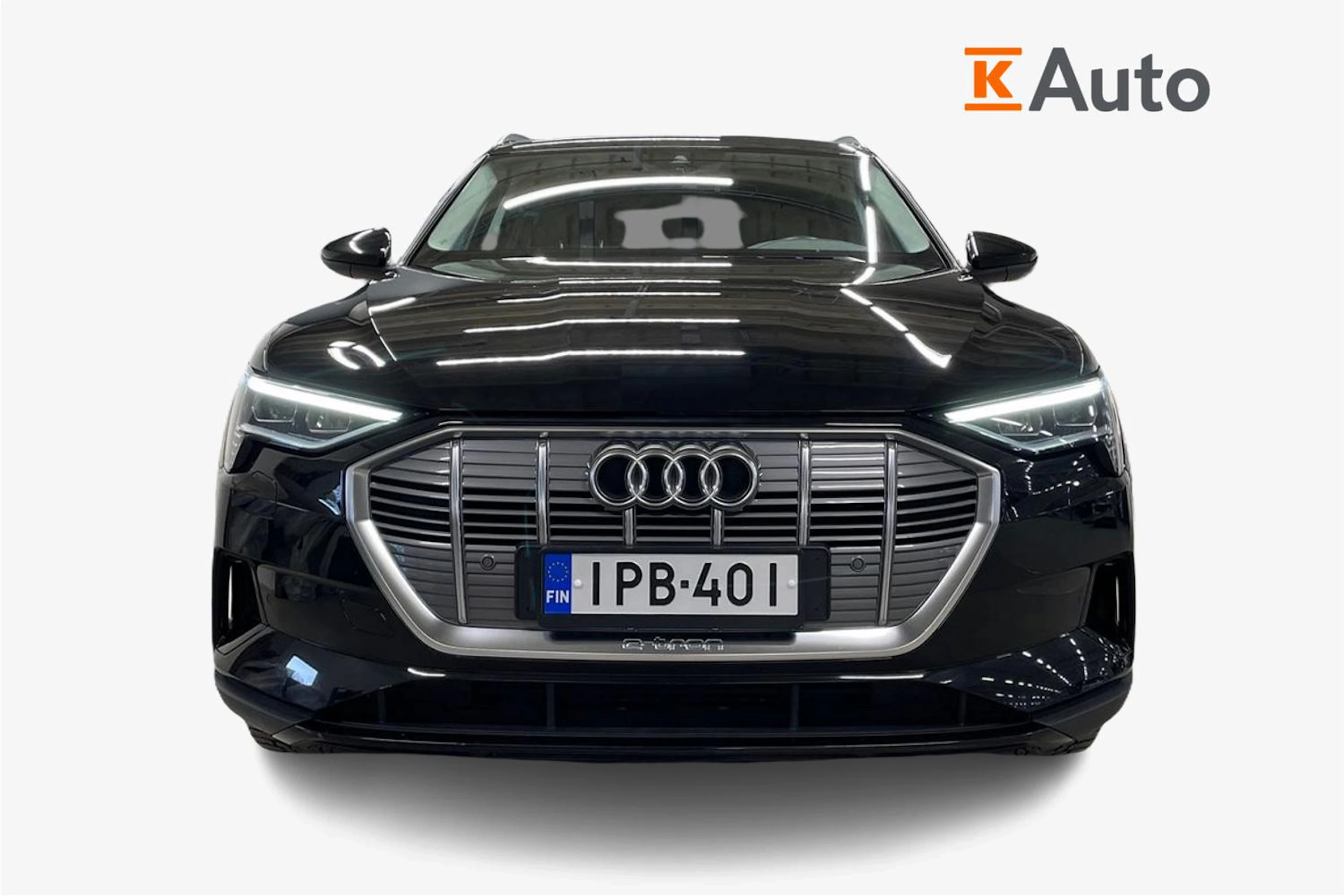 musta Audi e-tron 2020 kuva 4.