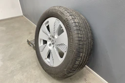 musta Audi e-tron 2020 kuva 11.