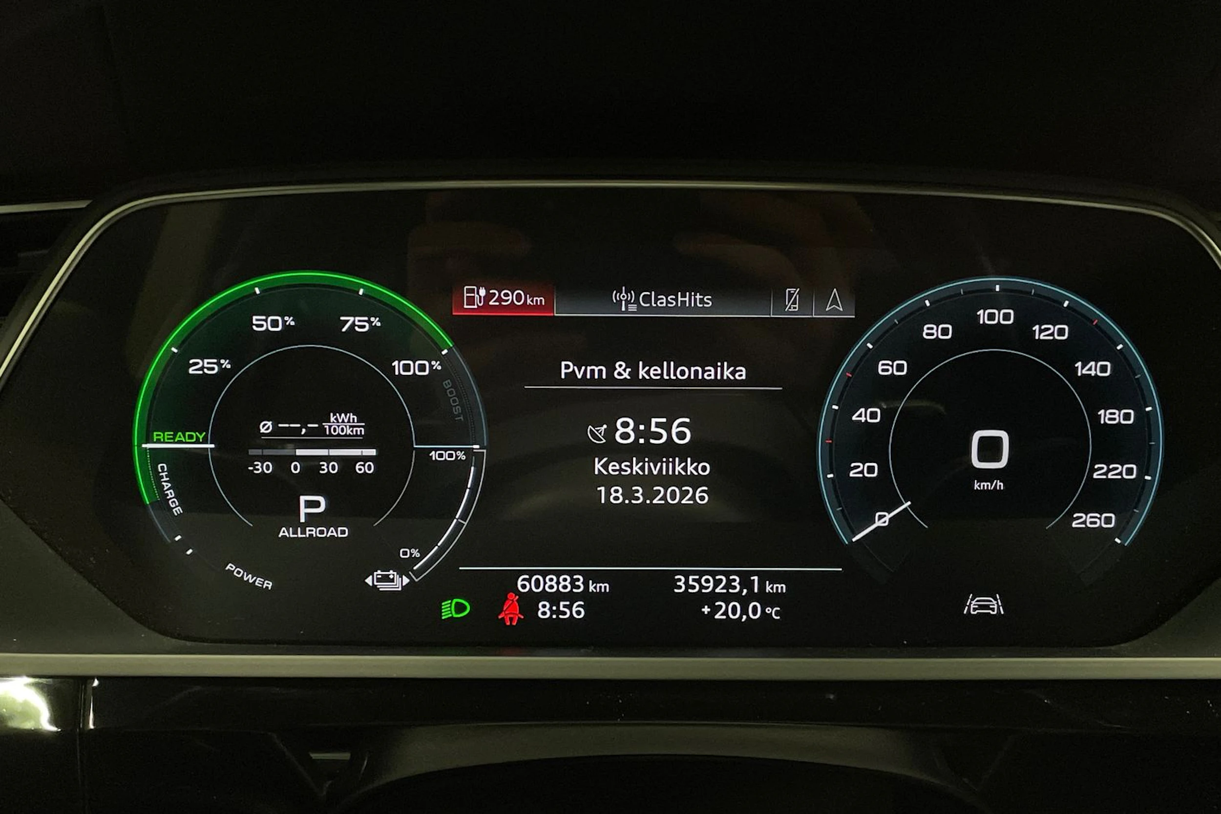 musta Audi e-tron 2020 kuva 13.