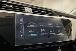 musta Audi e-tron 2020 kuva 14.