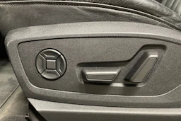 musta Audi e-tron 2020 kuva 27.