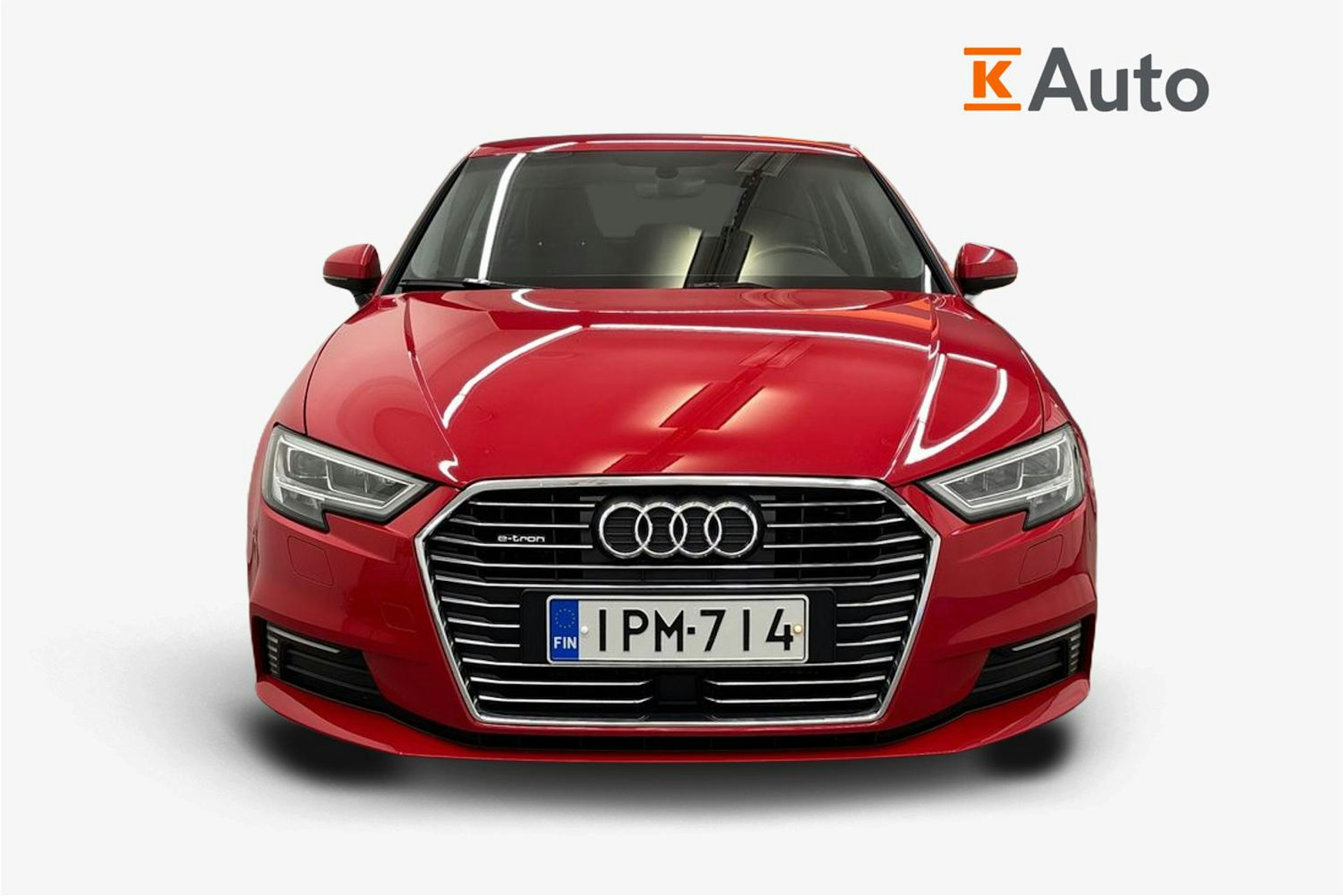 punainen Audi e-tron 2020 kuva 5.