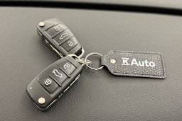 punainen Audi e-tron 2020 kuva 23.