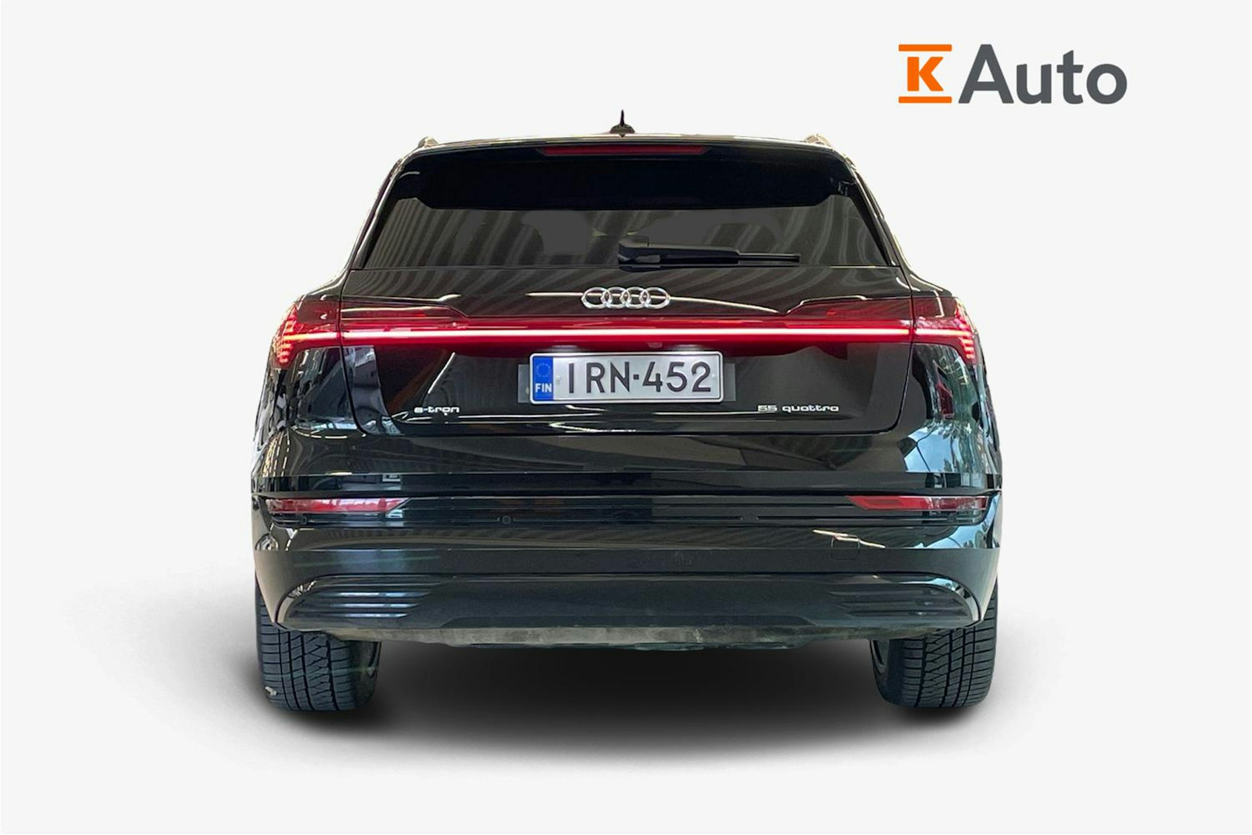 musta Audi e-tron 2020 kuva 3.