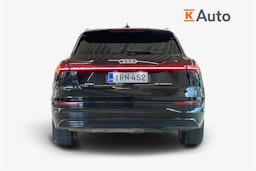 musta Audi e-tron 2020 kuva 3.