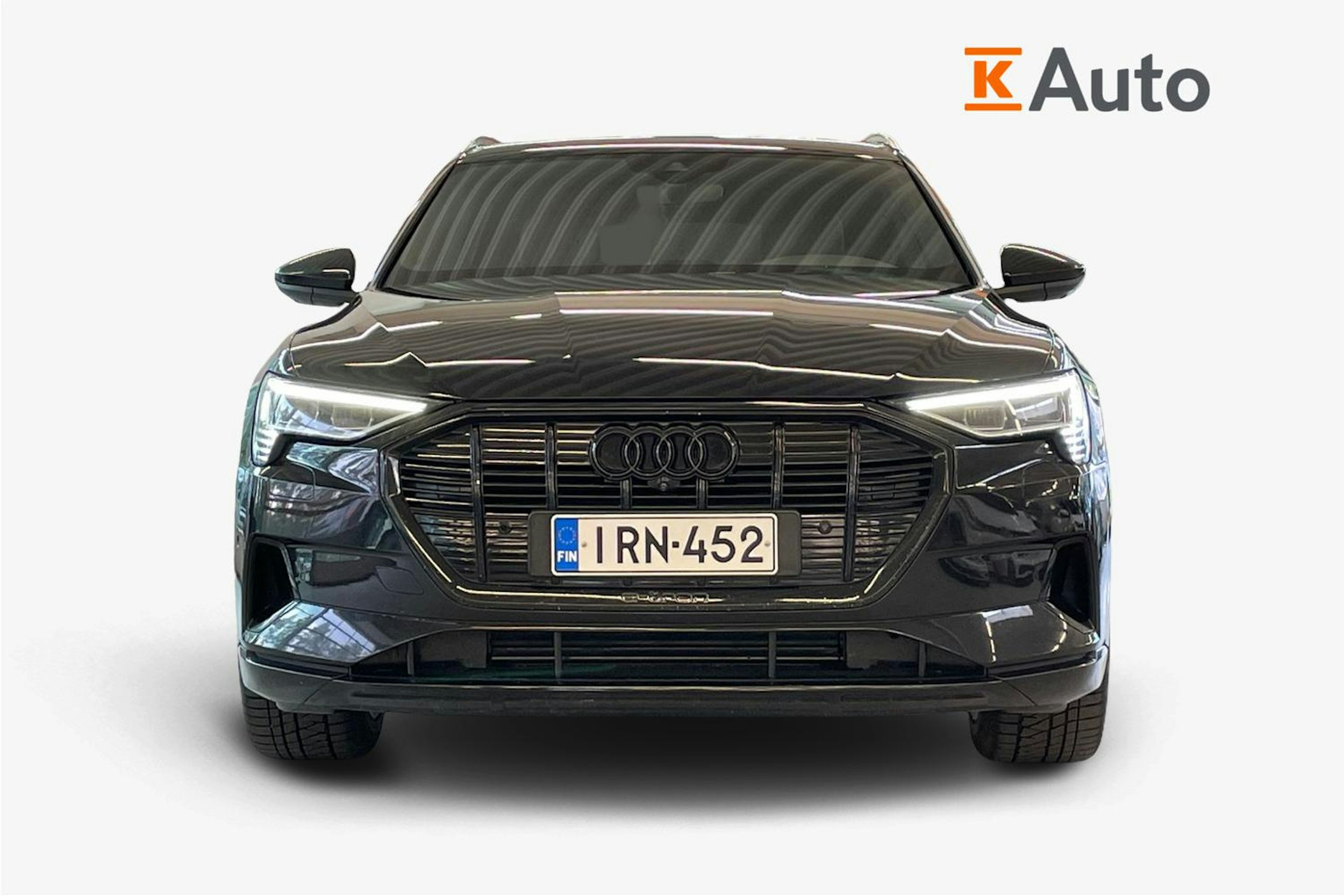 musta Audi e-tron 2020 kuva 5.