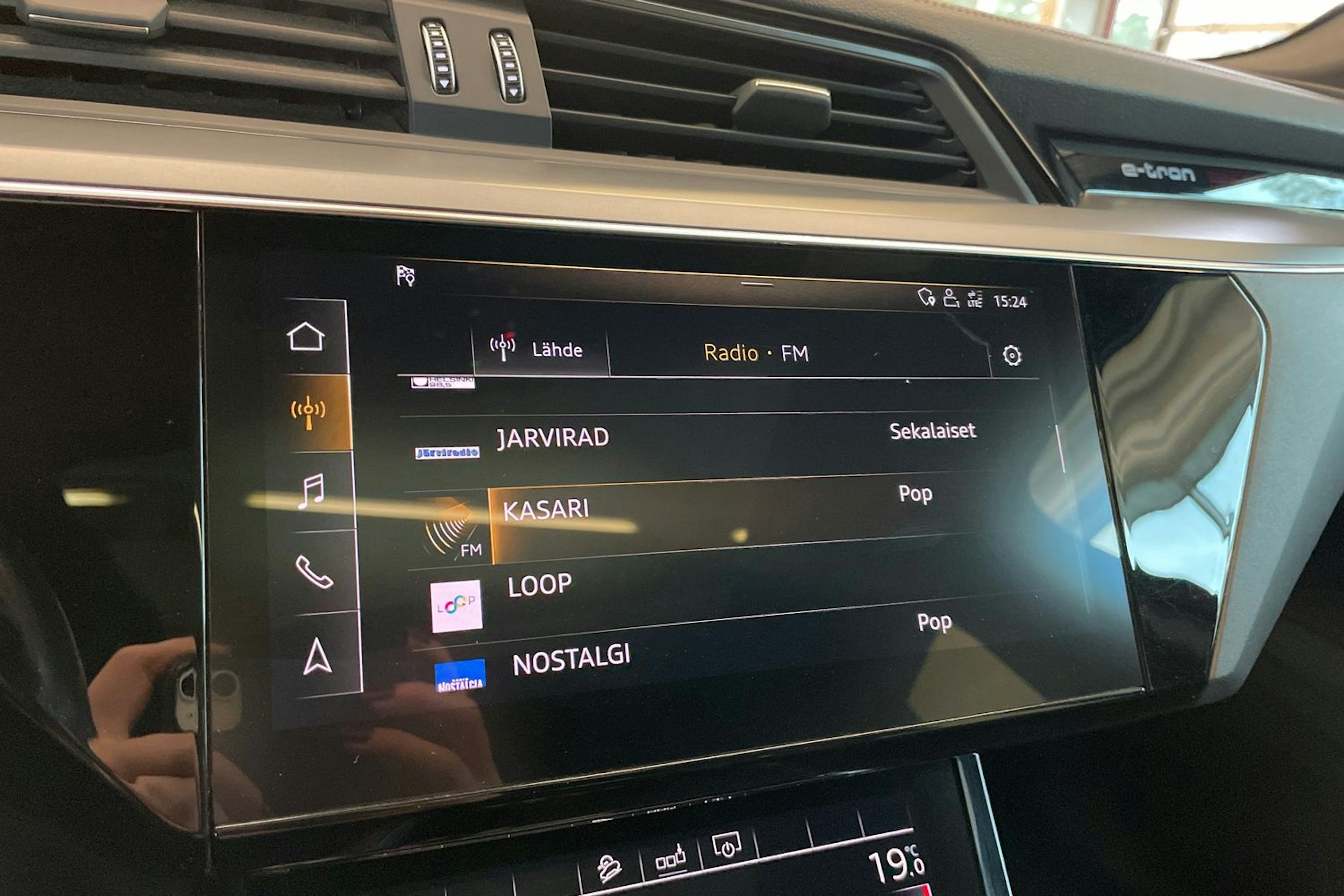 musta Audi e-tron 2020 kuva 25.