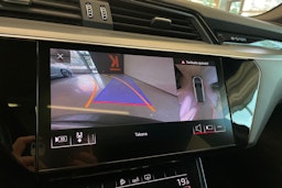 musta Audi e-tron 2020 kuva 27.