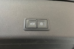 musta Audi e-tron 2020 kuva 36.