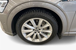 Harmaa Audi e-tron 2020 kuva 11.