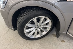 Harmaa Audi e-tron 2020 kuva 13.