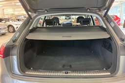 Harmaa Audi e-tron 2020 kuva 23.