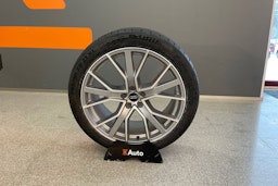 Harmaa Audi e-tron 2020 kuva 24.