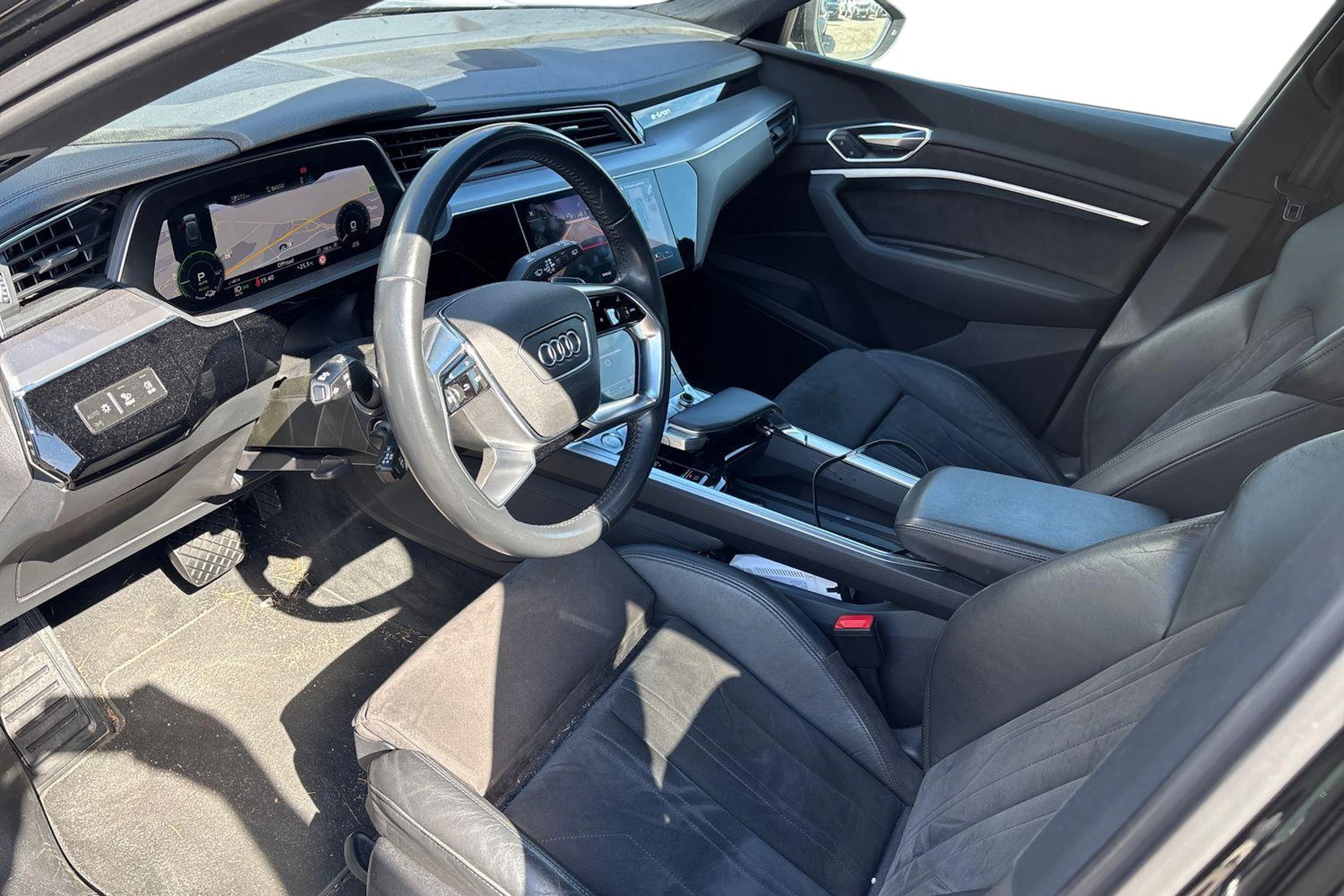 musta Audi e-tron 2020 kuva 3.