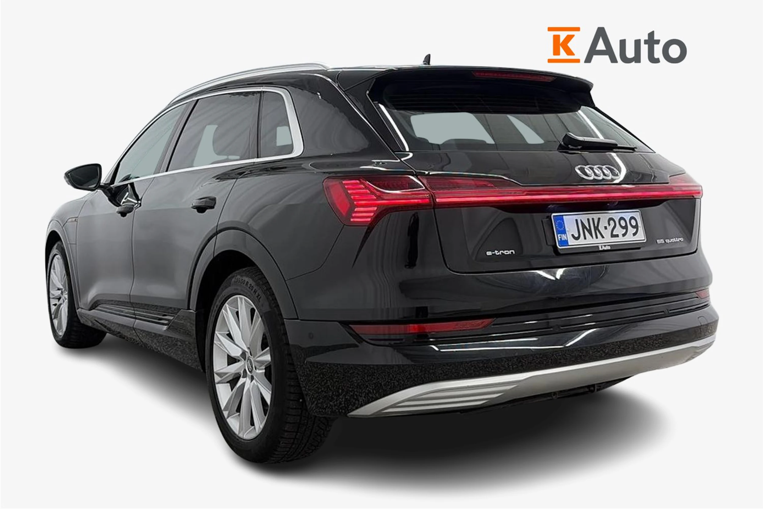 Harmaa Audi e-tron 2020 kuva 2.