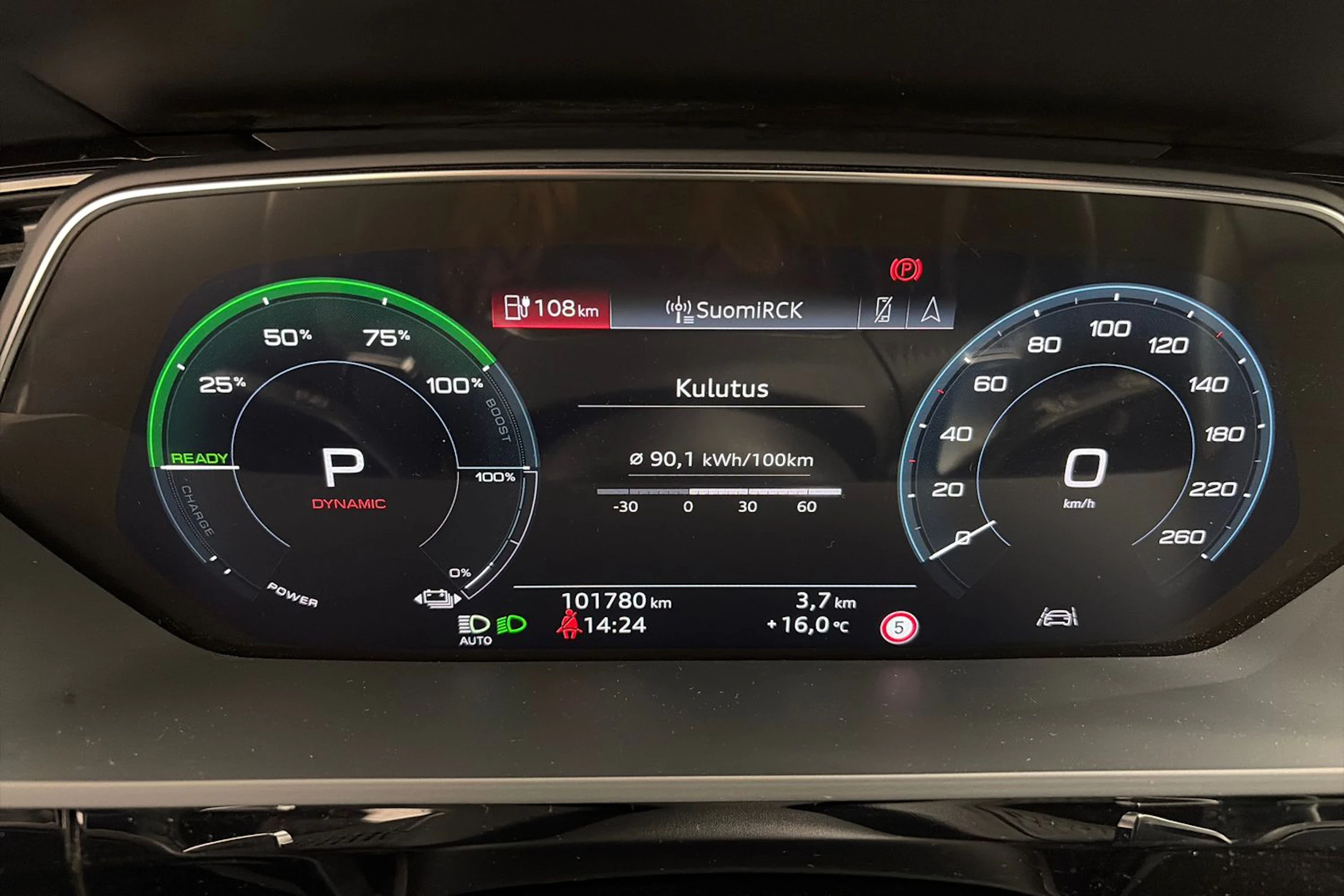 Harmaa Audi e-tron 2020 kuva 14.
