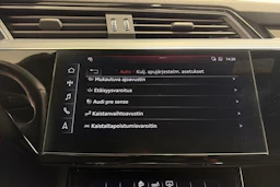 Harmaa Audi e-tron 2020 kuva 23.