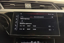 Harmaa Audi e-tron 2020 kuva 25.