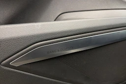 Harmaa Audi e-tron 2020 kuva 27.