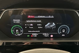 valkoinen Audi e-tron 2020 kuva 18.