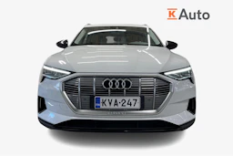 valkoinen Audi e-tron 2020 kuva 4.