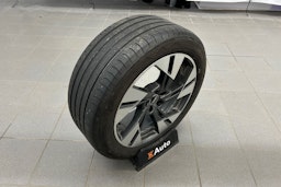 sininen Audi e-tron 2021 kuva 17.