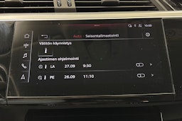 musta Audi e-tron 2020 kuva 22.
