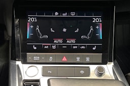 musta Audi e-tron 2020 kuva 23.