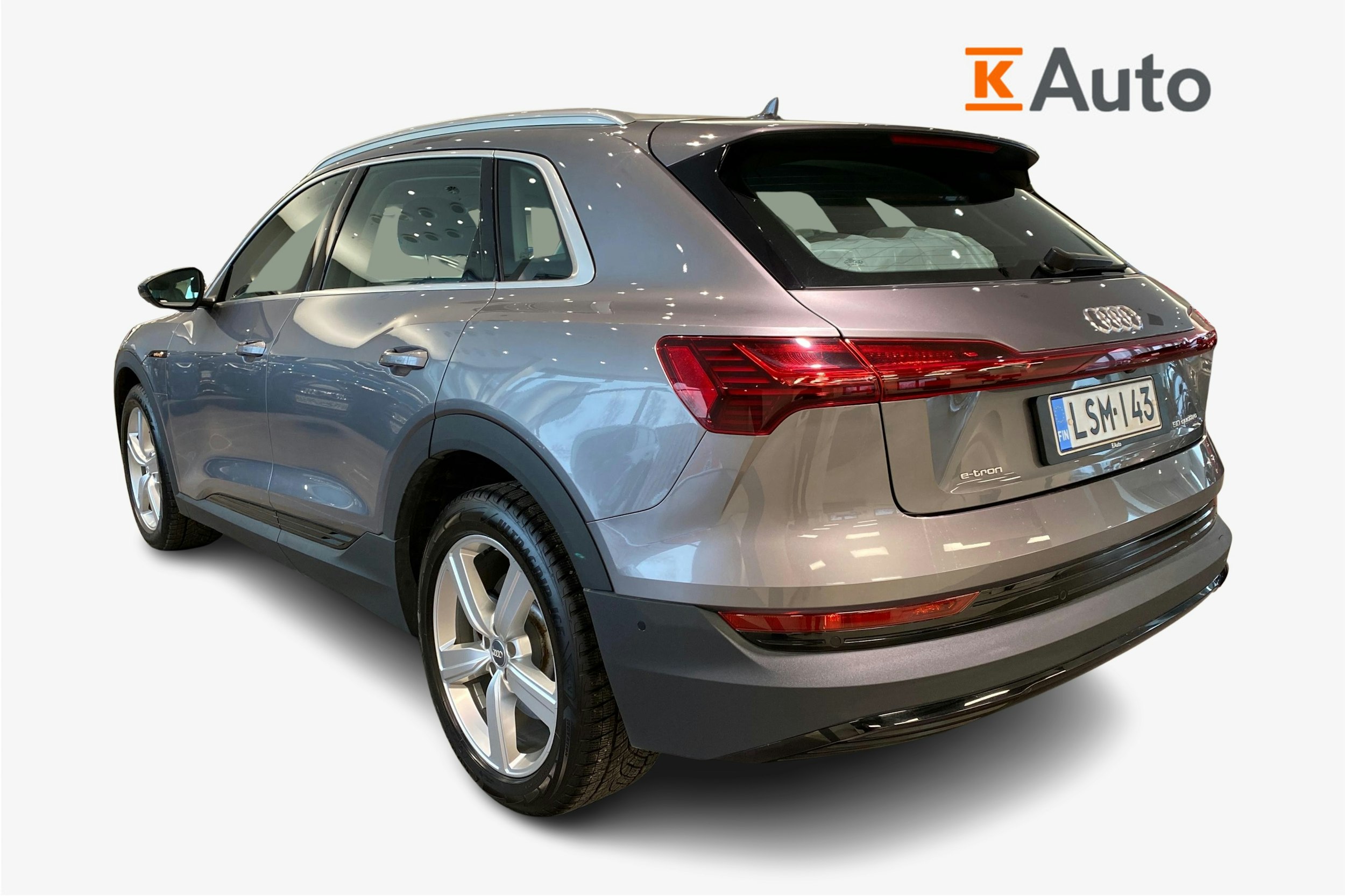 harmaa Audi e-tron 2020 kuva 2.