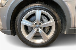 harmaa Audi e-tron 2020 kuva 11.