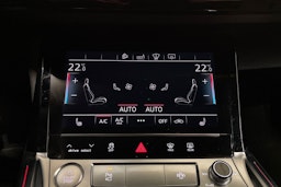 Valkoinen Audi e-tron 2020 kuva 23.