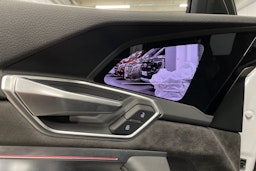 Valkoinen Audi e-tron 2020 kuva 31.