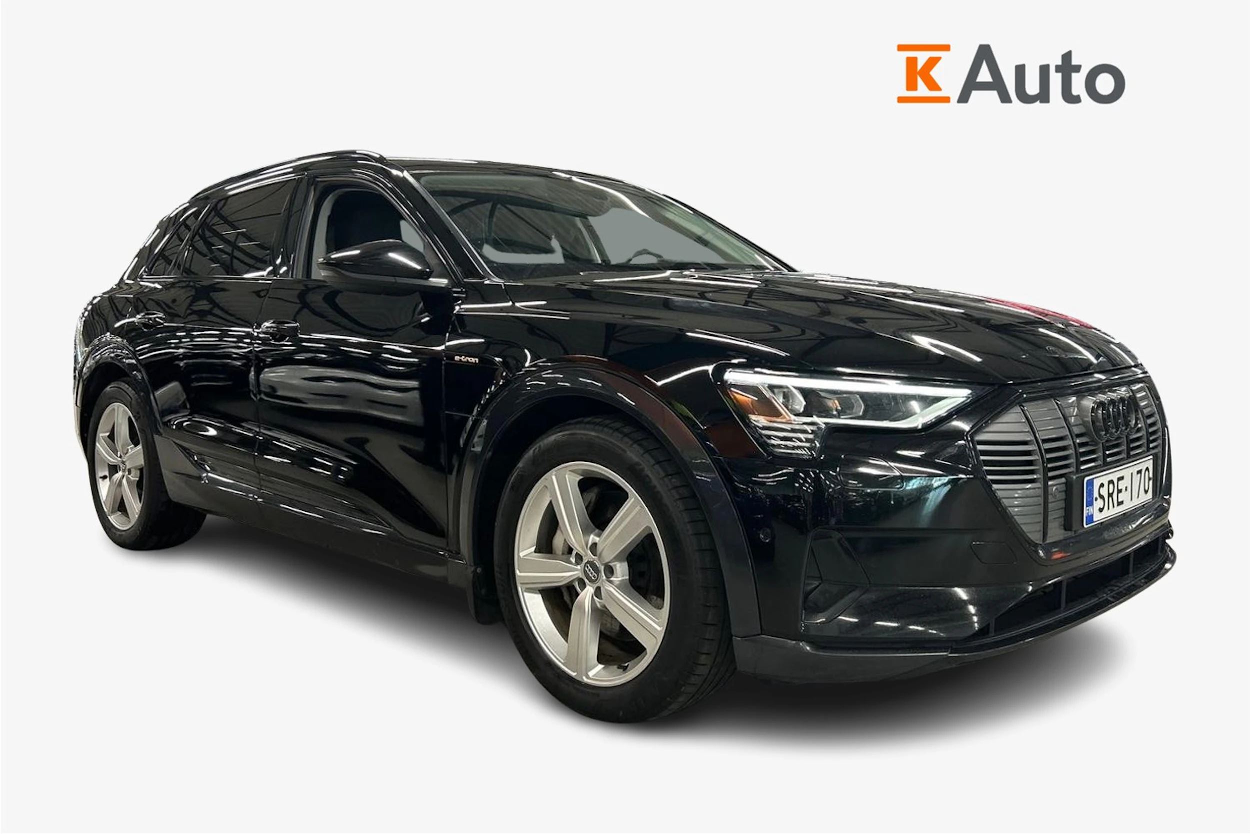 musta Audi e-tron 2020 kuva 1.
