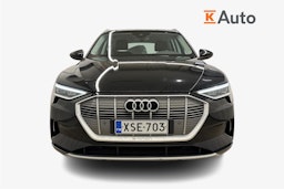 musta Audi e-tron 2020 kuva 5.