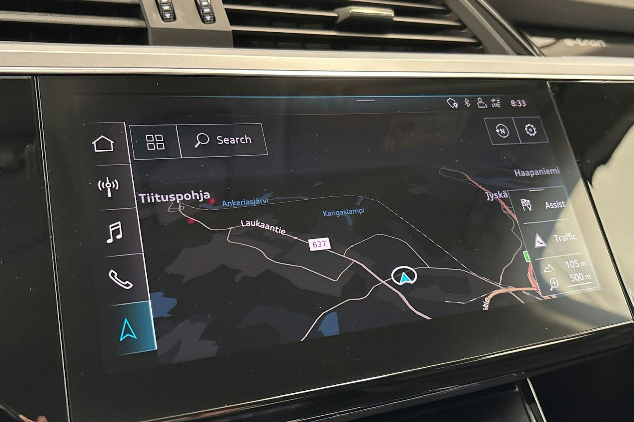 musta Audi e-tron 2020 kuva 22.