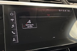 musta Audi e-tron 2020 kuva 25.