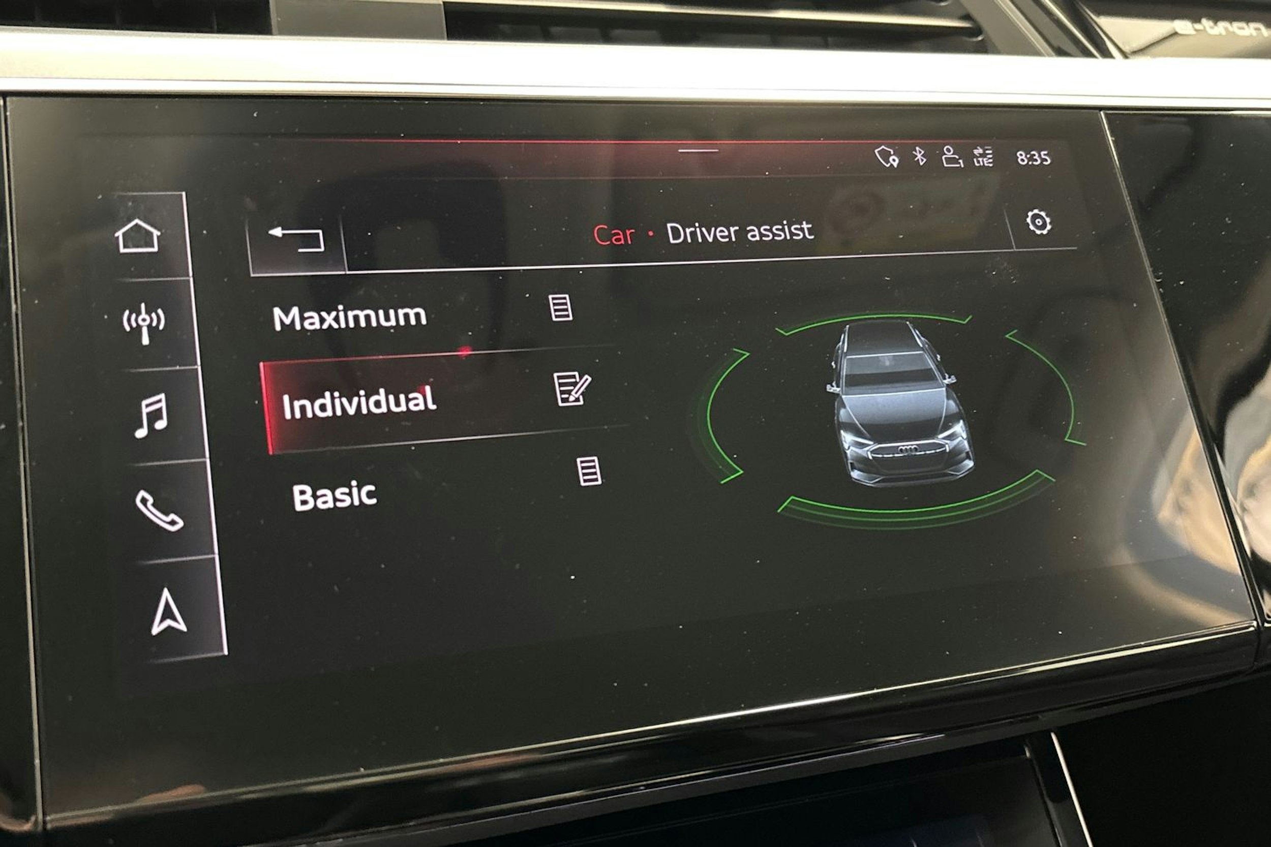 musta Audi e-tron 2020 kuva 27.