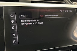 musta Audi e-tron 2020 kuva 29.