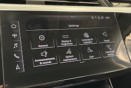 musta Audi e-tron 2020 kuva 31.