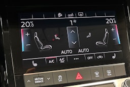 musta Audi e-tron 2020 kuva 33.