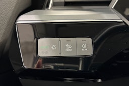 musta Audi e-tron 2020 kuva 36.