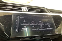 harmaa Audi e-tron 2020 kuva 19.