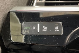 harmaa Audi e-tron 2020 kuva 27.