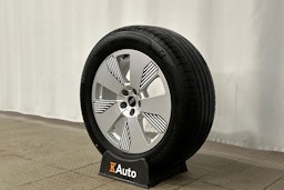 harmaa Audi e-tron 2021 kuva 12.