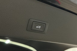 harmaa Audi e-tron 2021 kuva 14.