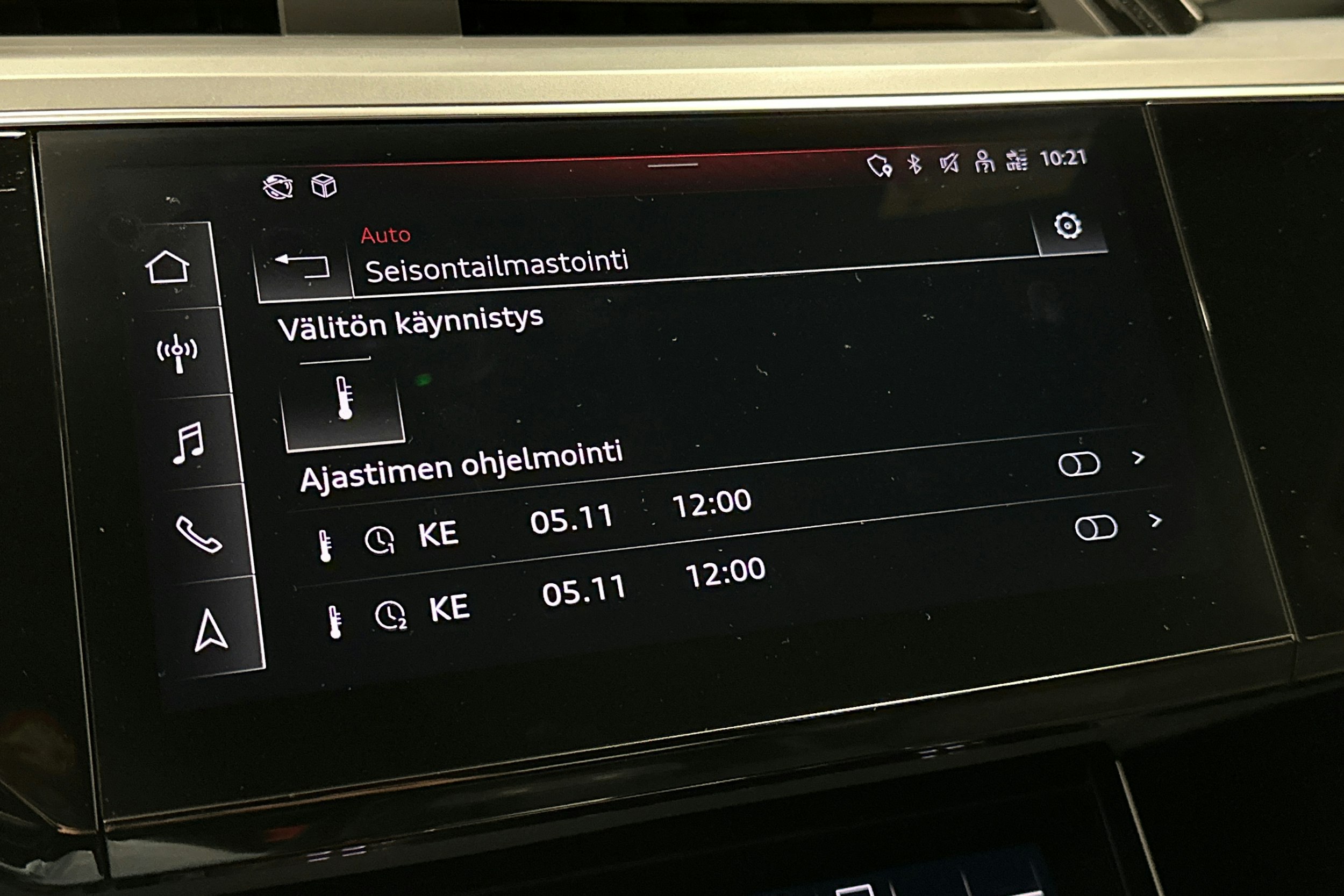 harmaa Audi e-tron 2021 kuva 25.